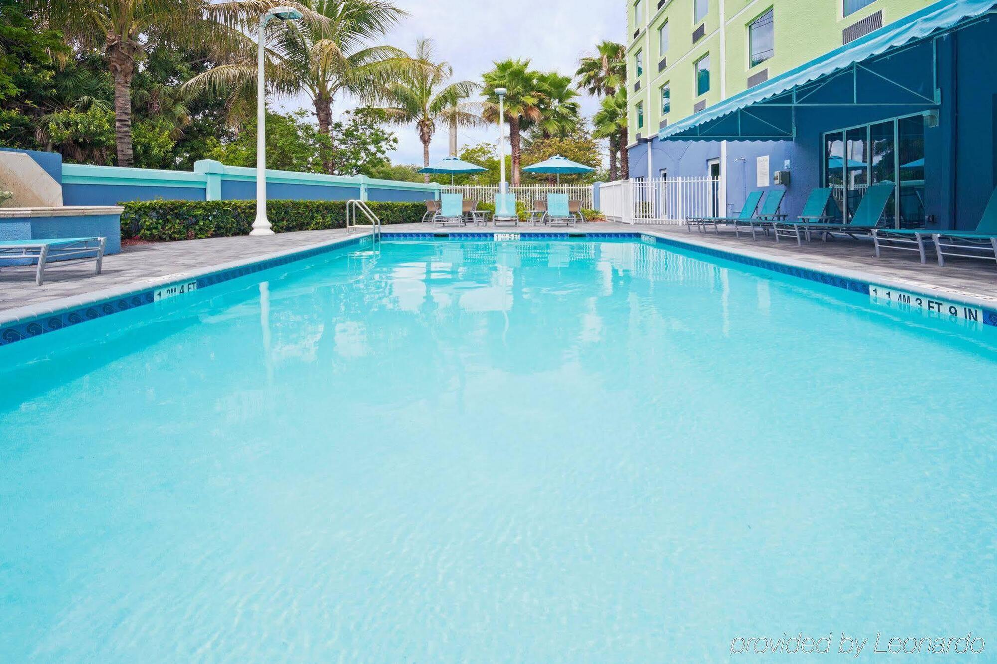 Holiday Inn Express Hotel & Suites Fort Lauderdale Airport/Cruise Port, An Ihg Hotel Exterior foto