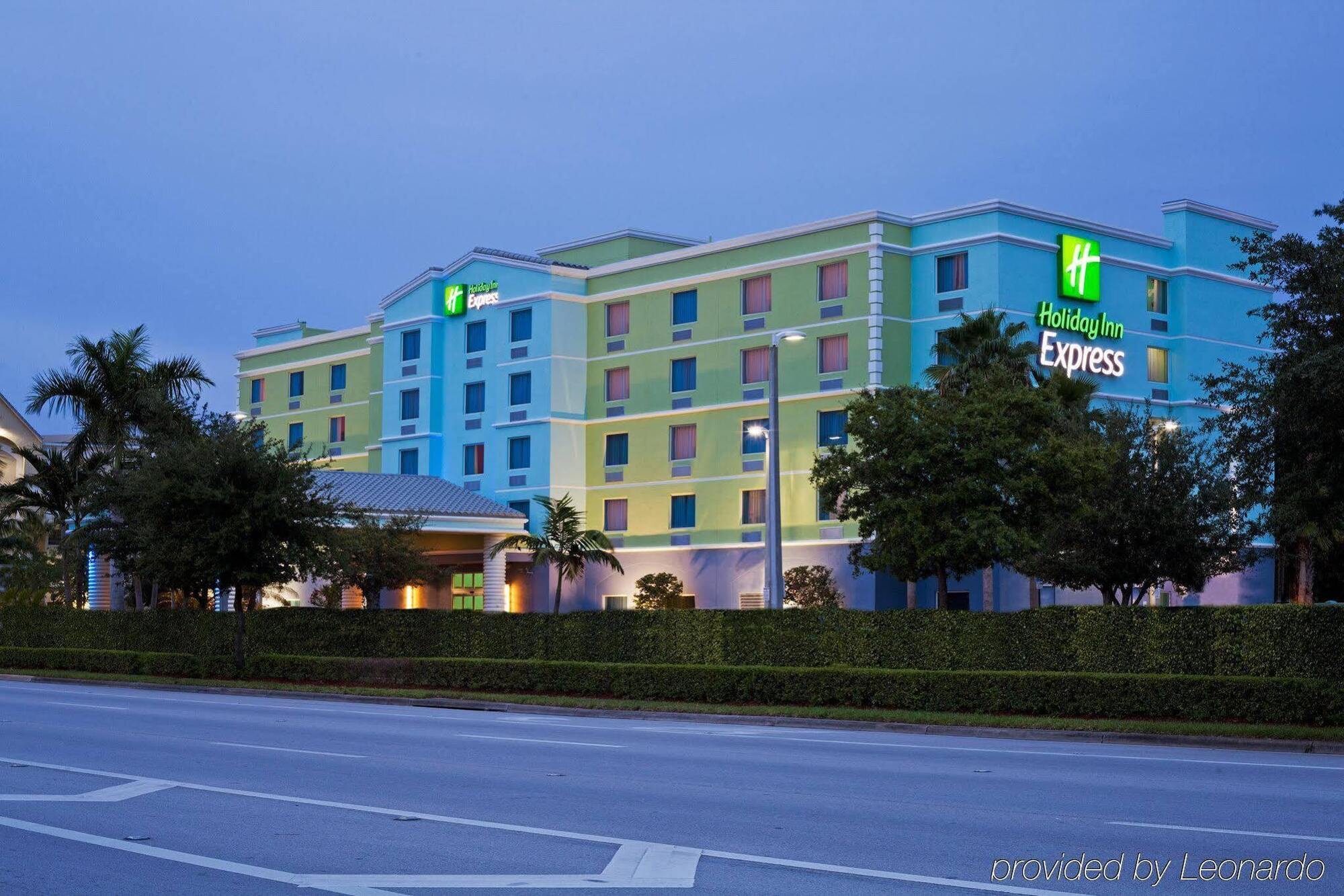 Holiday Inn Express Hotel & Suites Fort Lauderdale Airport/Cruise Port, An Ihg Hotel Exterior foto